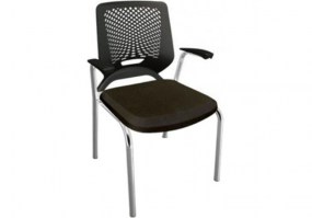Cadeira-Beezi-fixa-4-pés-cromada-com-braço-Plaxmetal-preta-HS-Móveis