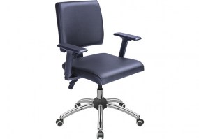 Cadeira-Izzi-Executiva-Giratória-Plaxmetal-base-cromada-HS-Móveis