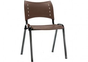 Cadeira-fixa-ISO-empilhável-marrom-estrutura-preta-HS-Móveis5