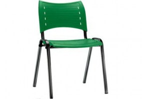 Cadeira-fixa-ISO-empilhável-verde-estrutura-preta-HS-Móveis6